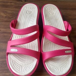 Crocs Comfort Sandals Size 7